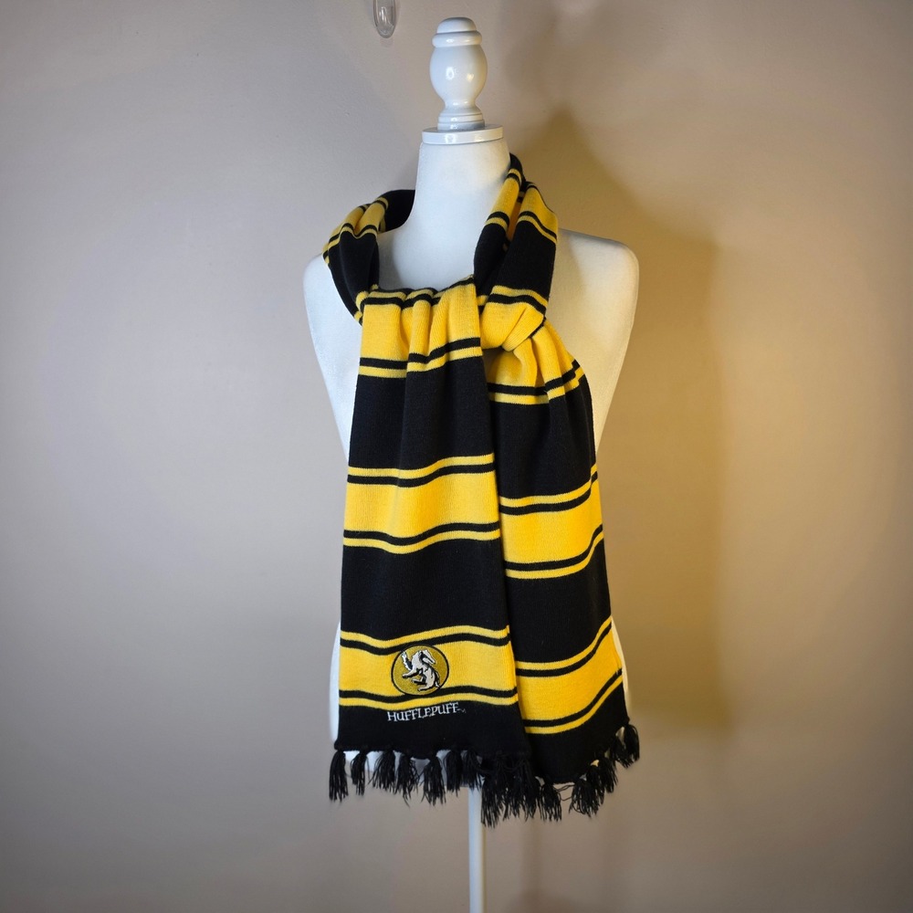 Harry Potter Hufflepuff Scarf Unisex OS Yellow Black Striped Wizarding World